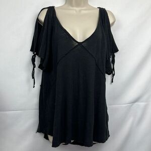 Free People Black short sleeve deep bee tunic top size small EUC